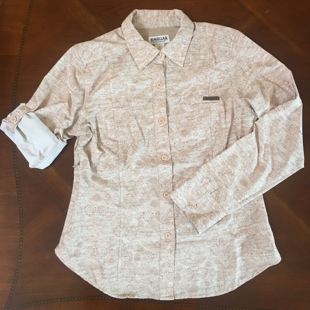 Dry-fit outdoor blouse in excellent conditions